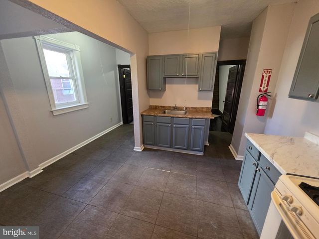 257 HIGHLAND AVE, Trenton, NJ 08618