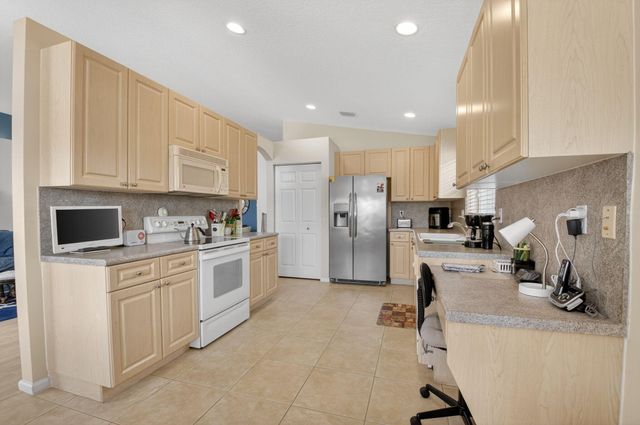 7094 Avila Terrace Way, Delray Beach, FL 33446