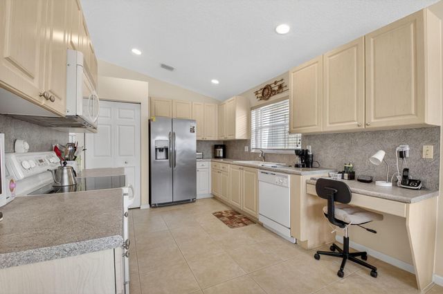 7094 Avila Terrace Way, Delray Beach, FL 33446