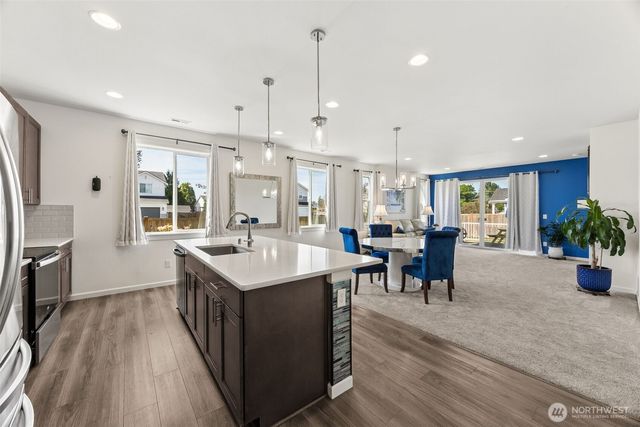 5594 157th Ave Ct E, Sumner, WA 98390