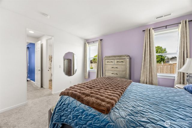 5594 157th Ave Ct E, Sumner, WA 98390