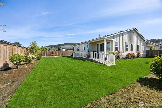 5594 157th Ave Ct E, Sumner, WA 98390
