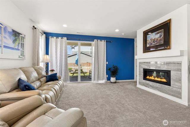 5594 157th Ave Ct E, Sumner, WA 98390