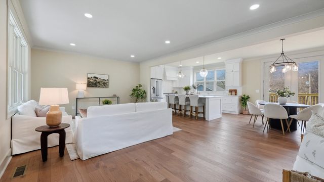 5205 Tennessee Avenue, Chattanooga, TN 37409