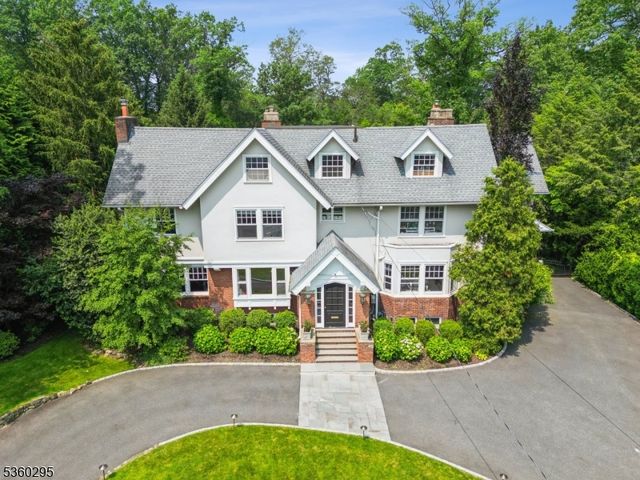 66 Fernwood Rd, Summit City, NJ 07901