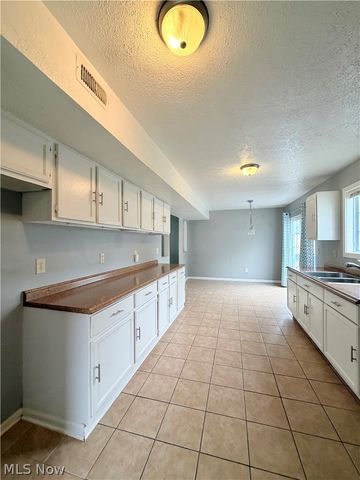 2107 Randall Street, Lorain, OH 44052