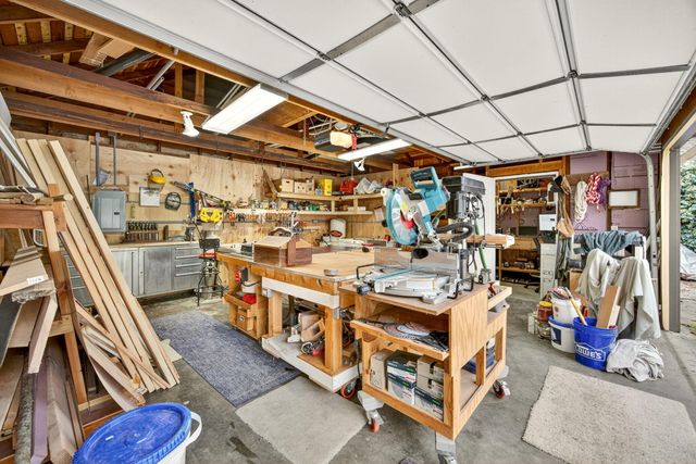 1108 S Oakdale Avenue, Medford, OR 97501