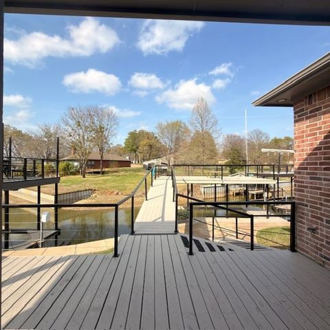 120 Saint Francis Lane, Mabank, TX 75156