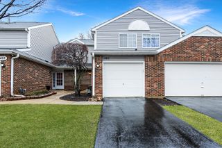 461 Canterbury Drive 461, Carol Stream, IL 60188