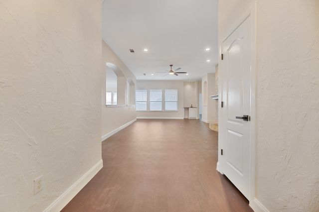 5828 Caballo Street, Fort Worth, TX 76179