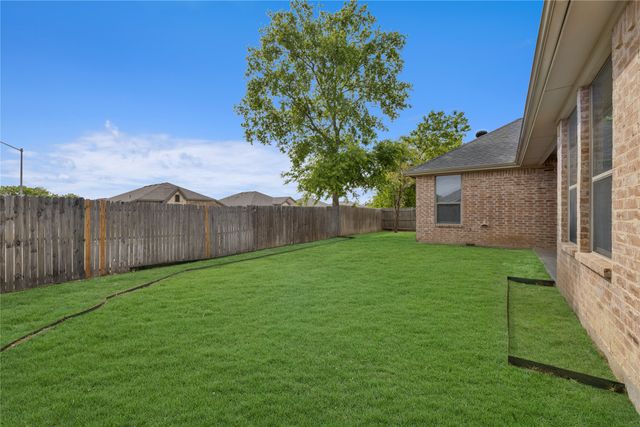 5828 Caballo Street, Fort Worth, TX 76179