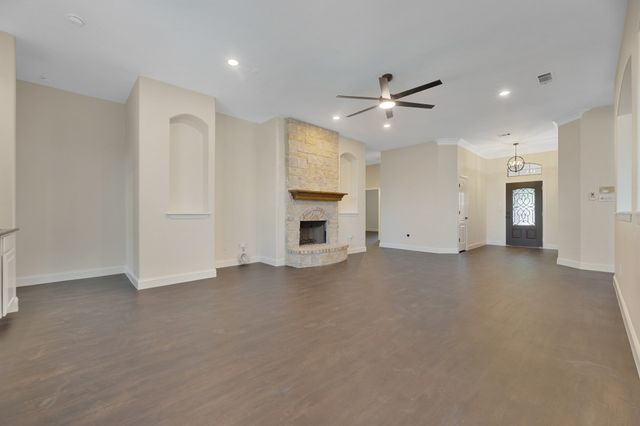 5828 Caballo Street, Fort Worth, TX 76179