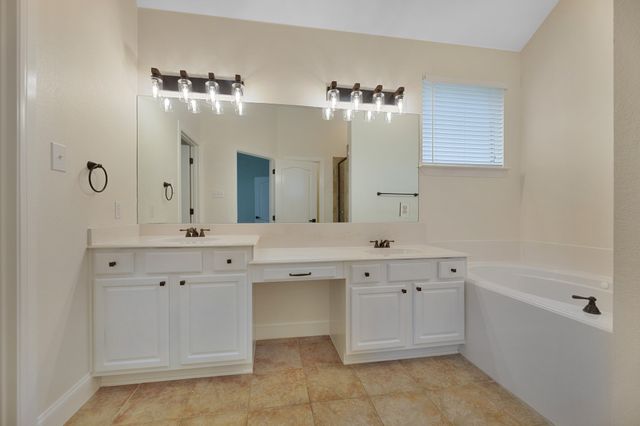 5828 Caballo Street, Fort Worth, TX 76179