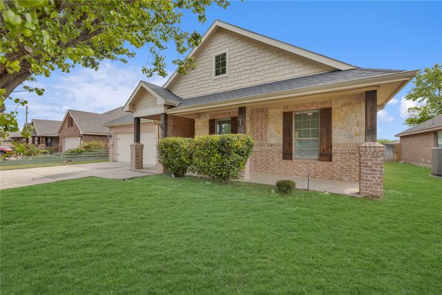 5828 Caballo Street, Fort Worth, TX 76179