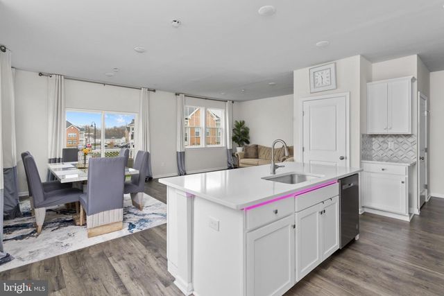 34 MARION AVE, Bordentown, NJ 08505