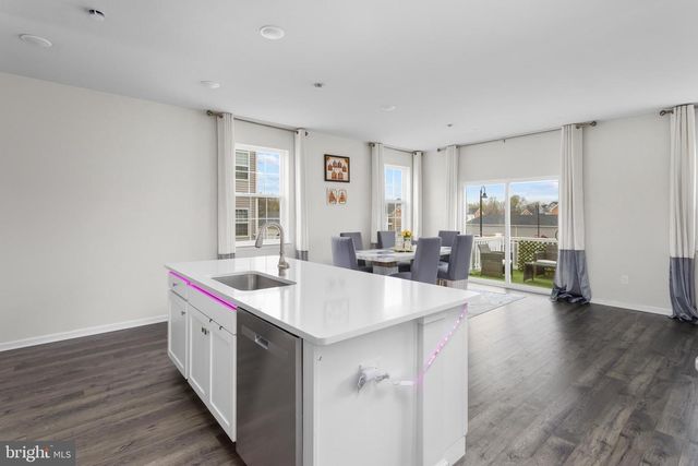 34 MARION AVE, Bordentown, NJ 08505