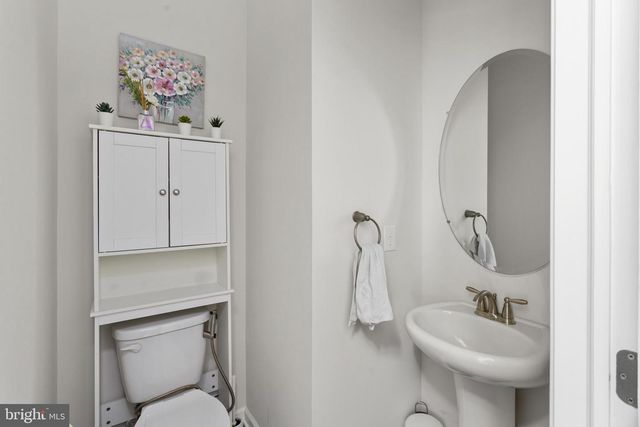 34 MARION AVE, Bordentown, NJ 08505