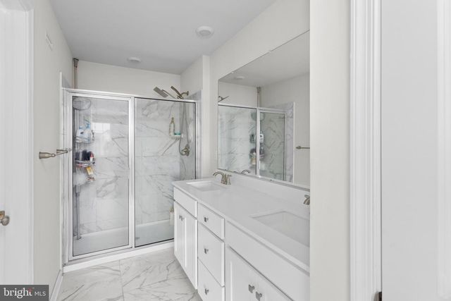 34 MARION AVE, Bordentown, NJ 08505