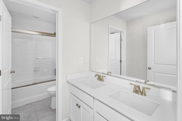 34 MARION AVE, Bordentown, NJ 08505