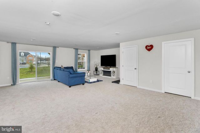 34 MARION AVE, Bordentown, NJ 08505