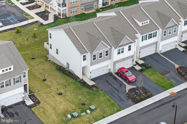 34 MARION AVE, Bordentown, NJ 08505