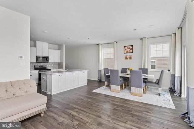 34 MARION AVE, Bordentown, NJ 08505