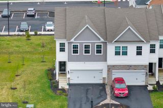 34 MARION AVE, Bordentown, NJ 08505