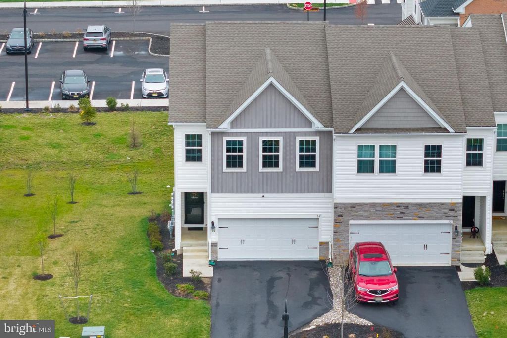 34 MARION AVE, Bordentown, NJ 08505