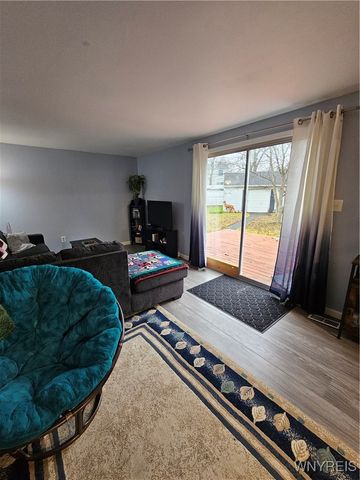 33 Vermont Place, West Seneca, NY 14224