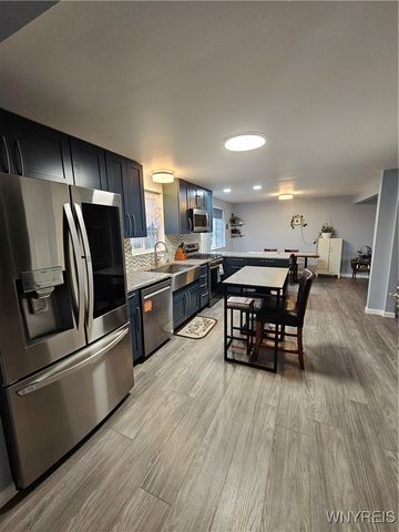 33 Vermont Place, West Seneca, NY 14224