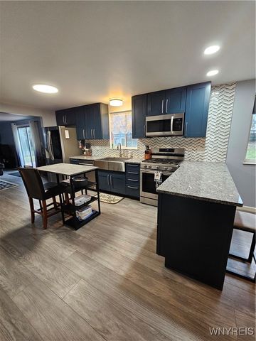 33 Vermont Place, West Seneca, NY 14224