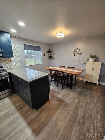 33 Vermont Place, West Seneca, NY 14224