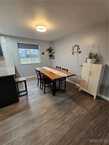 33 Vermont Place, West Seneca, NY 14224