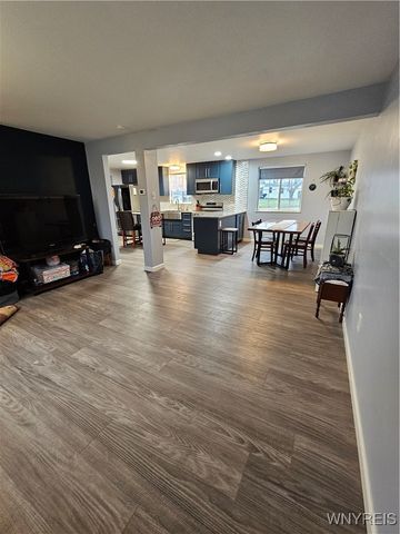 33 Vermont Place, West Seneca, NY 14224