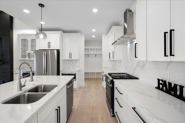 1069 Squirrel Nest Lane, Lexington, KY 40509