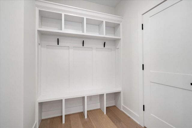 1069 Squirrel Nest Lane, Lexington, KY 40509