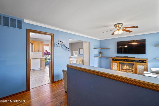 34 Drexel Drive, Jackson, NJ 08527