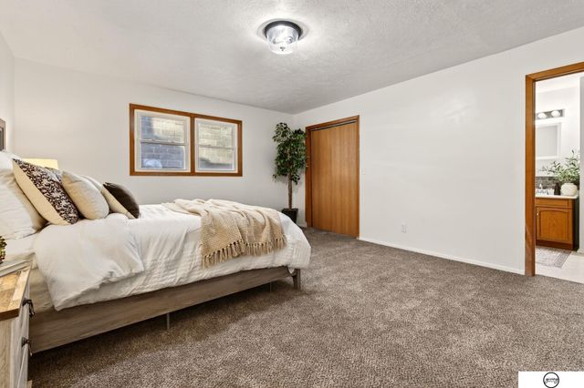 208 E 23rd Avenue, Bellevue, NE 68005