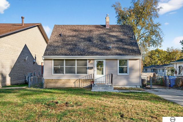 208 E 23rd Avenue, Bellevue, NE 68005