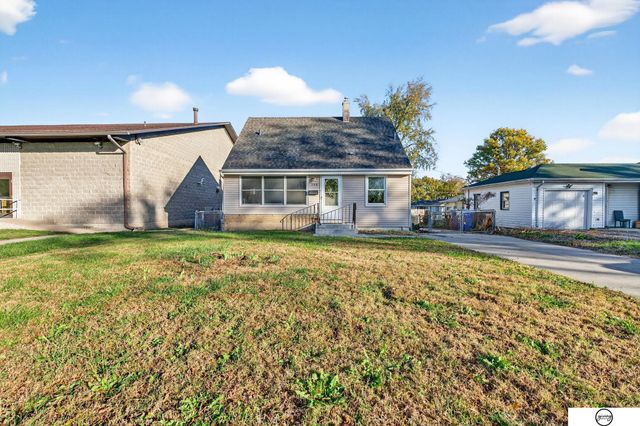 208 E 23rd Avenue, Bellevue, NE 68005