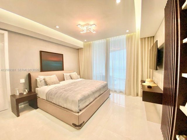 16901 Collins Avenue 701, Sunny Isles Beach, FL 33160