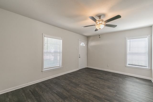 5729 Wellesley Avenue, Fort Worth, TX 76107