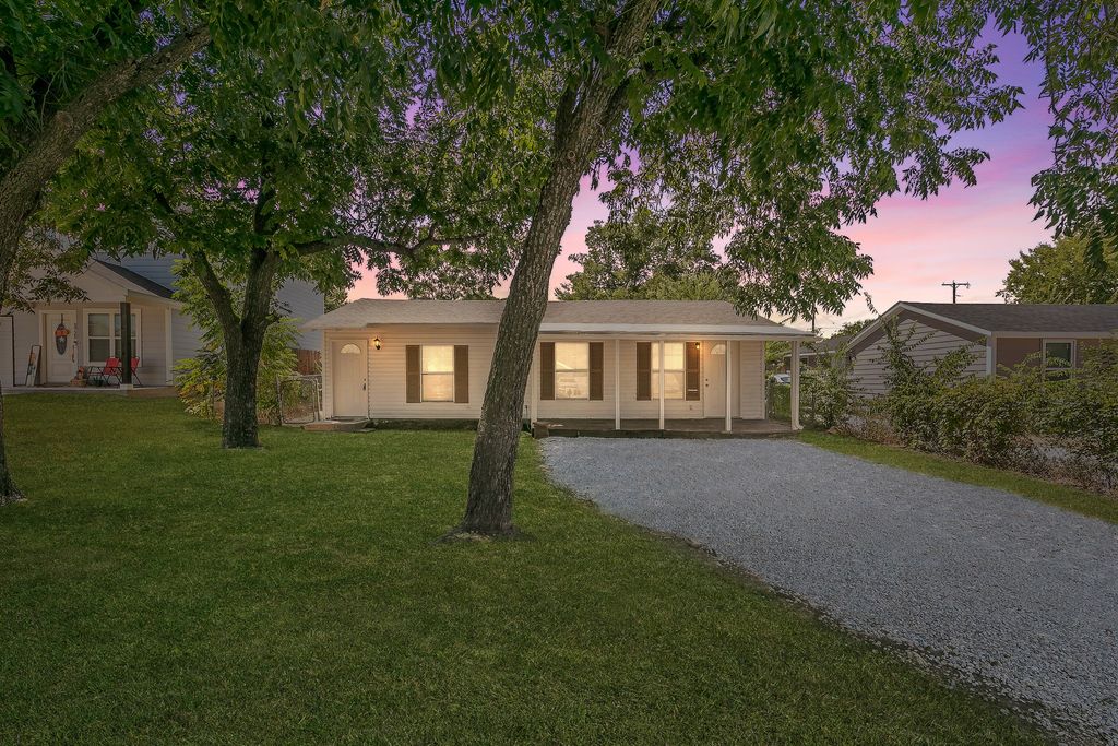5729 Wellesley Avenue, Fort Worth, TX 76107