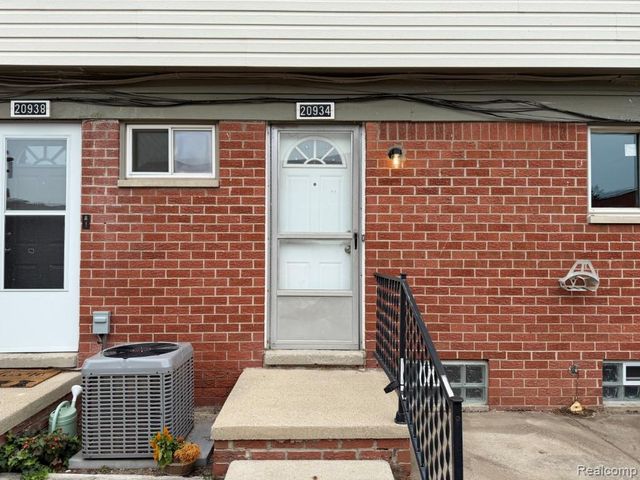 20934 Hunt, Roseville, MI 48066