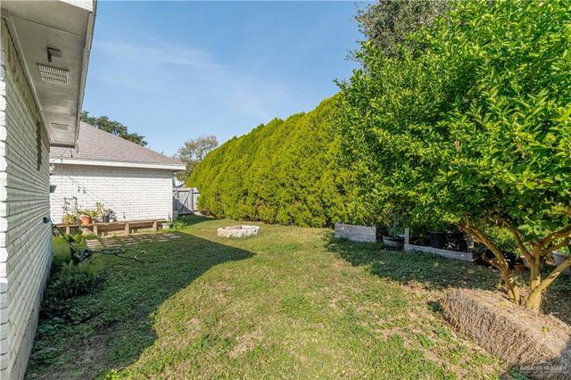 215 W 17th Street, San Juan, TX 78589