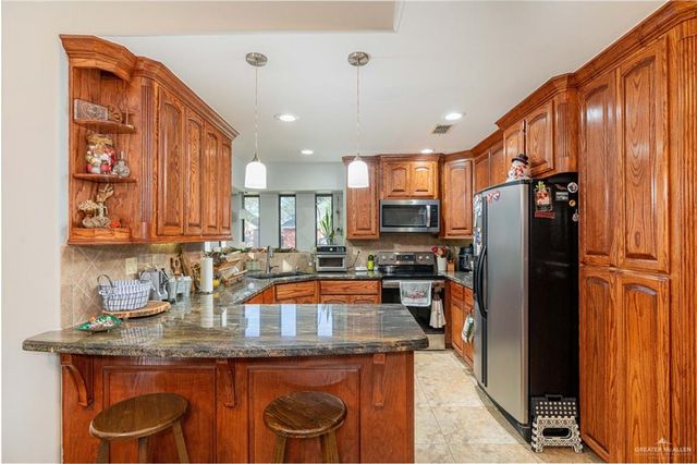 215 W 17th Street, San Juan, TX 78589