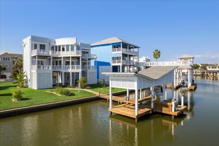 13415 Binnacle Way, Galveston, TX 77554