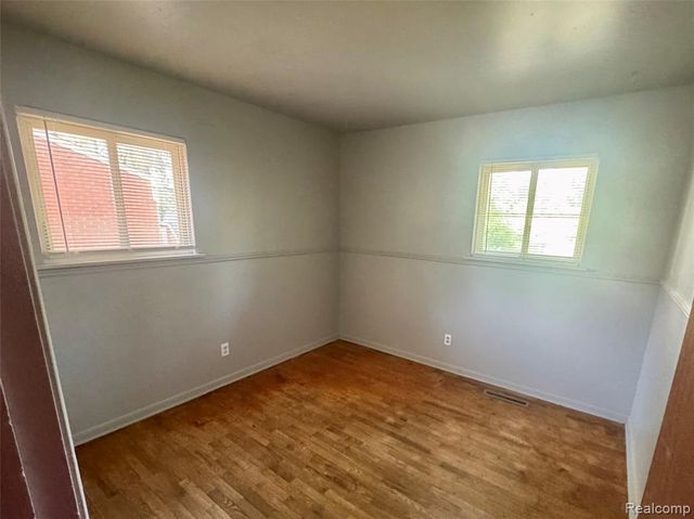 2713 Alpha Way, Flint, MI 48506