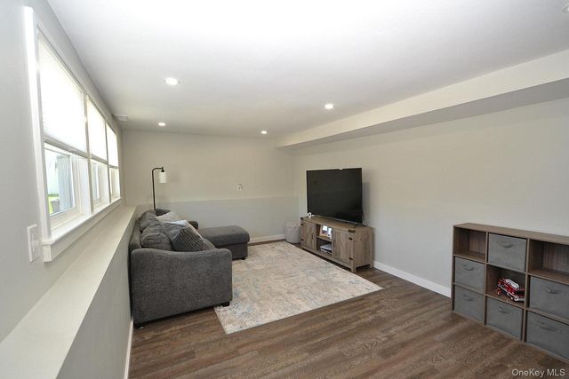 3117 Newport Avenue, Medford, NY 11763