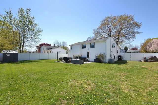 3117 Newport Avenue, Medford, NY 11763